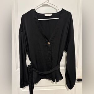 AccentProne the Label | Women’s Black blouse M